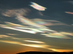 南極洲上空的貝母雲